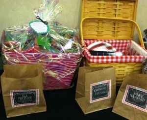 The basket I gave away is on the left and Evernight's is on the right.